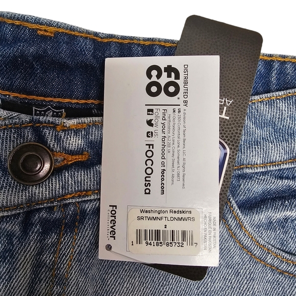 NWT NFL FocoWashington Redskins Denim Shorts Size Small Women's Embroidere - Picture 3 of 14